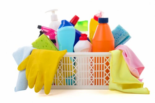 Post-construction cleaning in a vacant property with dust removal